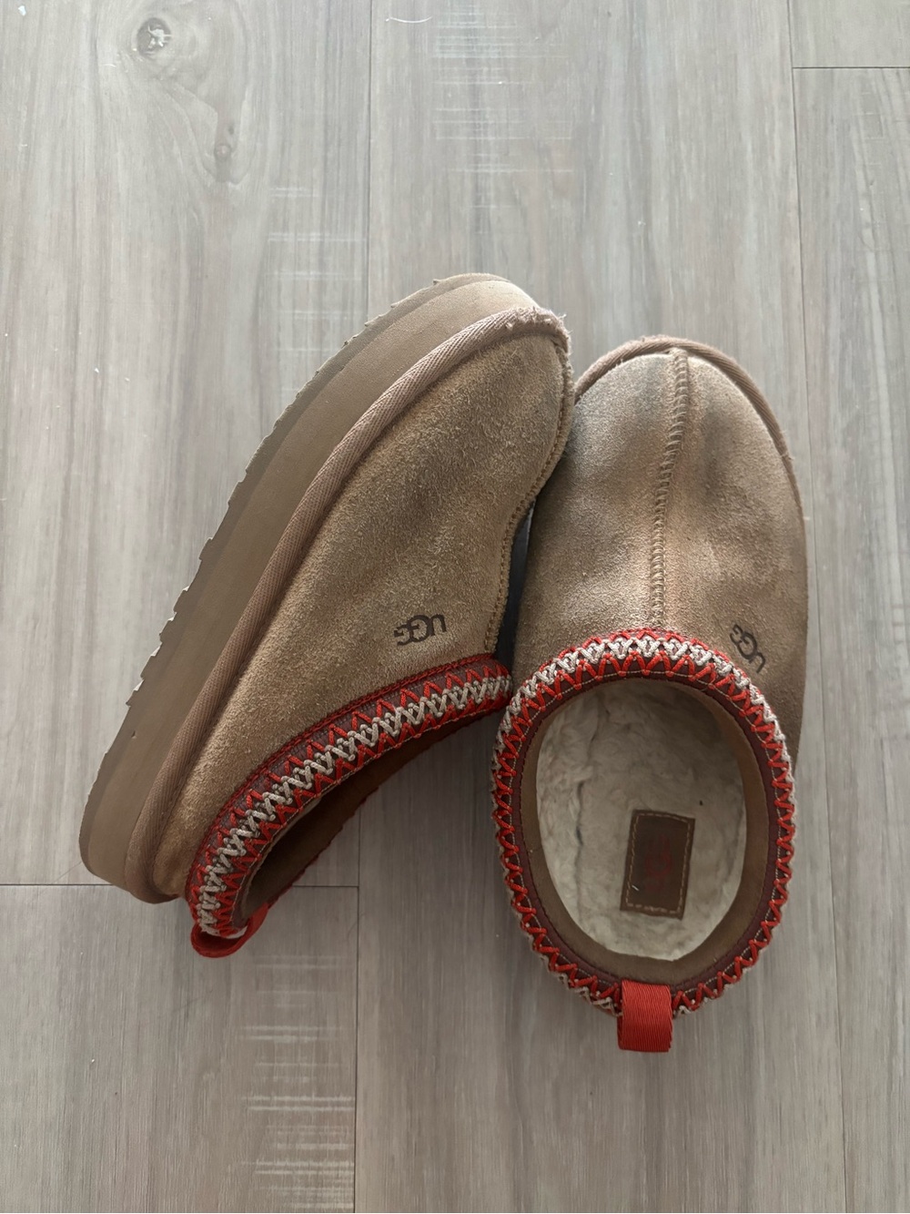 UGG Kids Chestnut Suede Slip-On Slippers with Red Accent 2Y